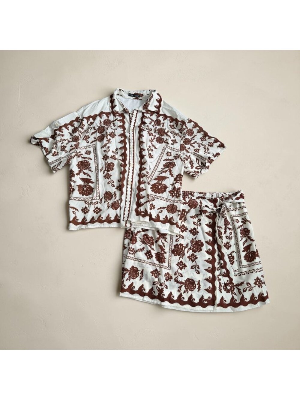 BROWN Cream Floral Two Piece Lounge Set Size XL